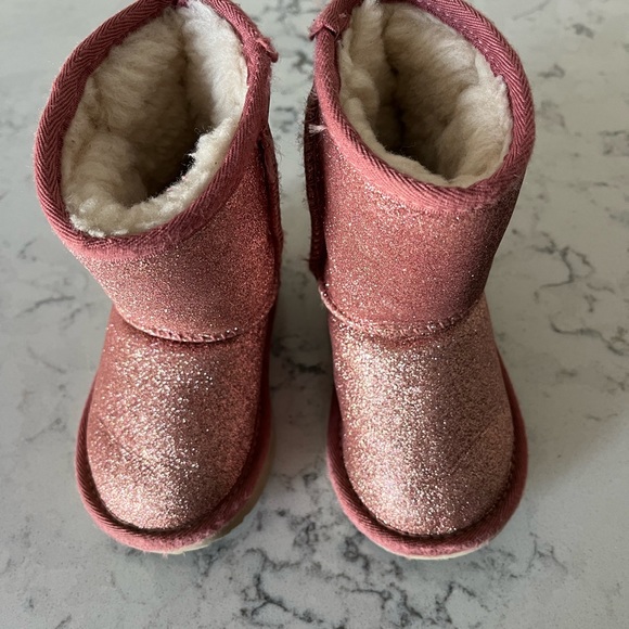 Ugg boots - Picture 3 of 6